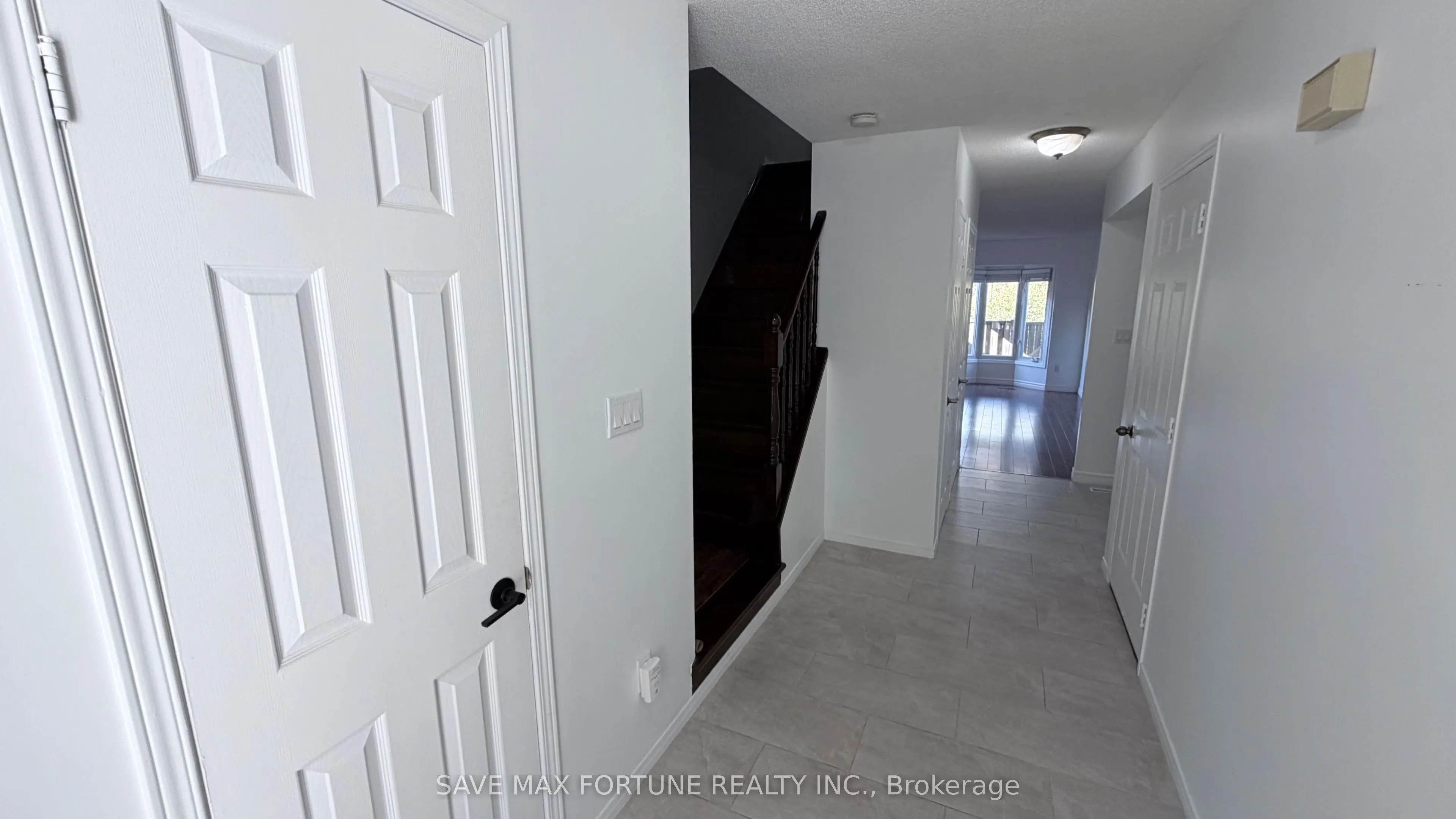 1 Royalwood Court, #27