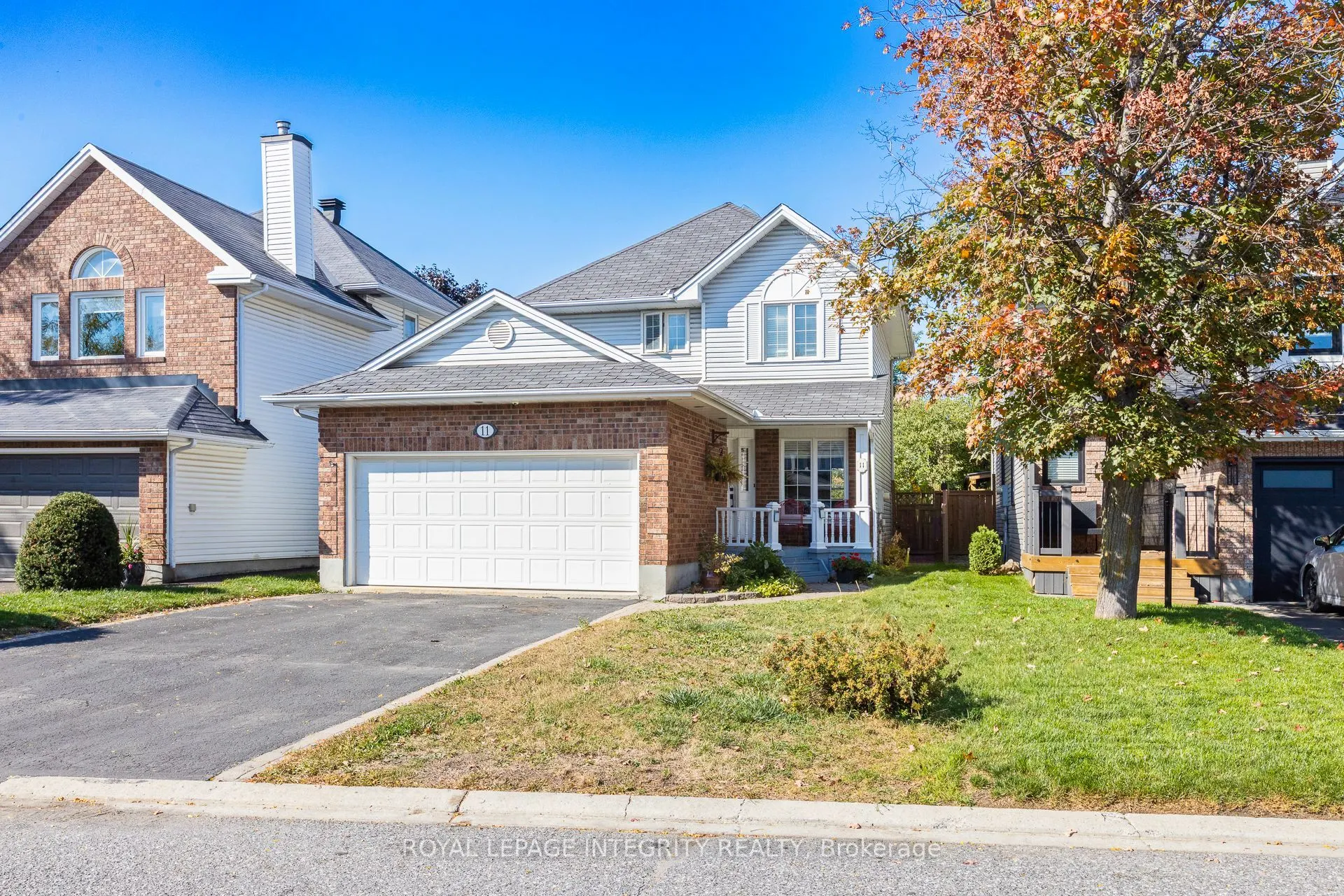 11 Royal Field Crescent