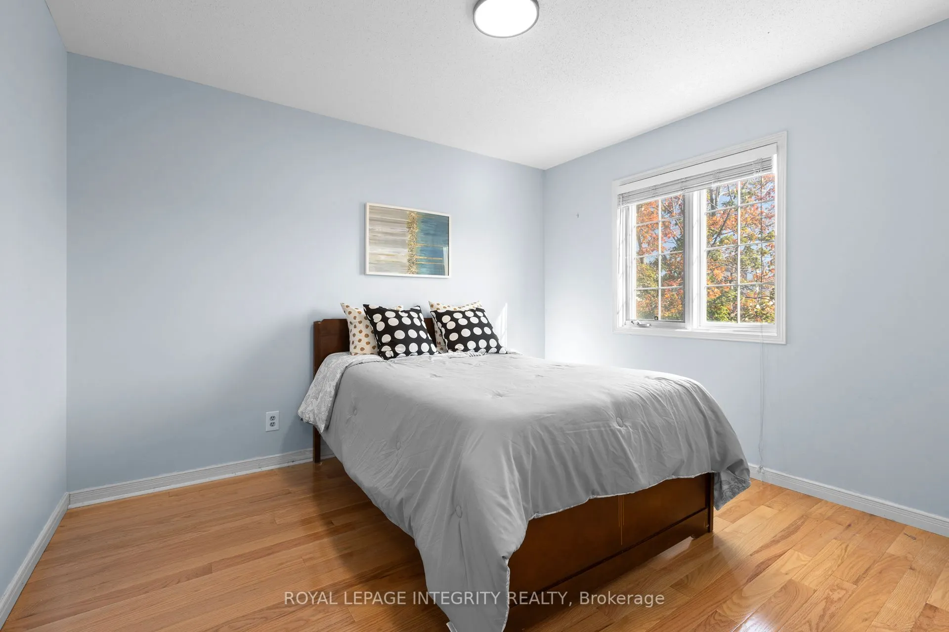 11 Royal Field Crescent