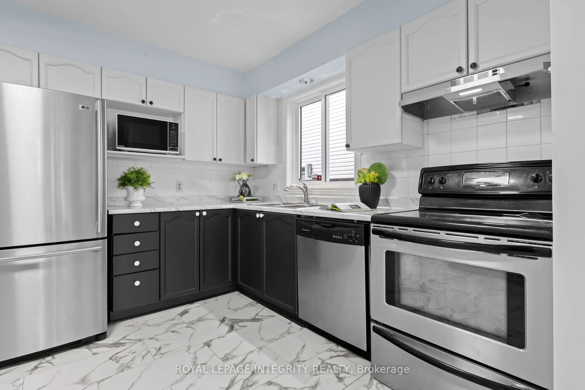 11 Royal Field Crescent