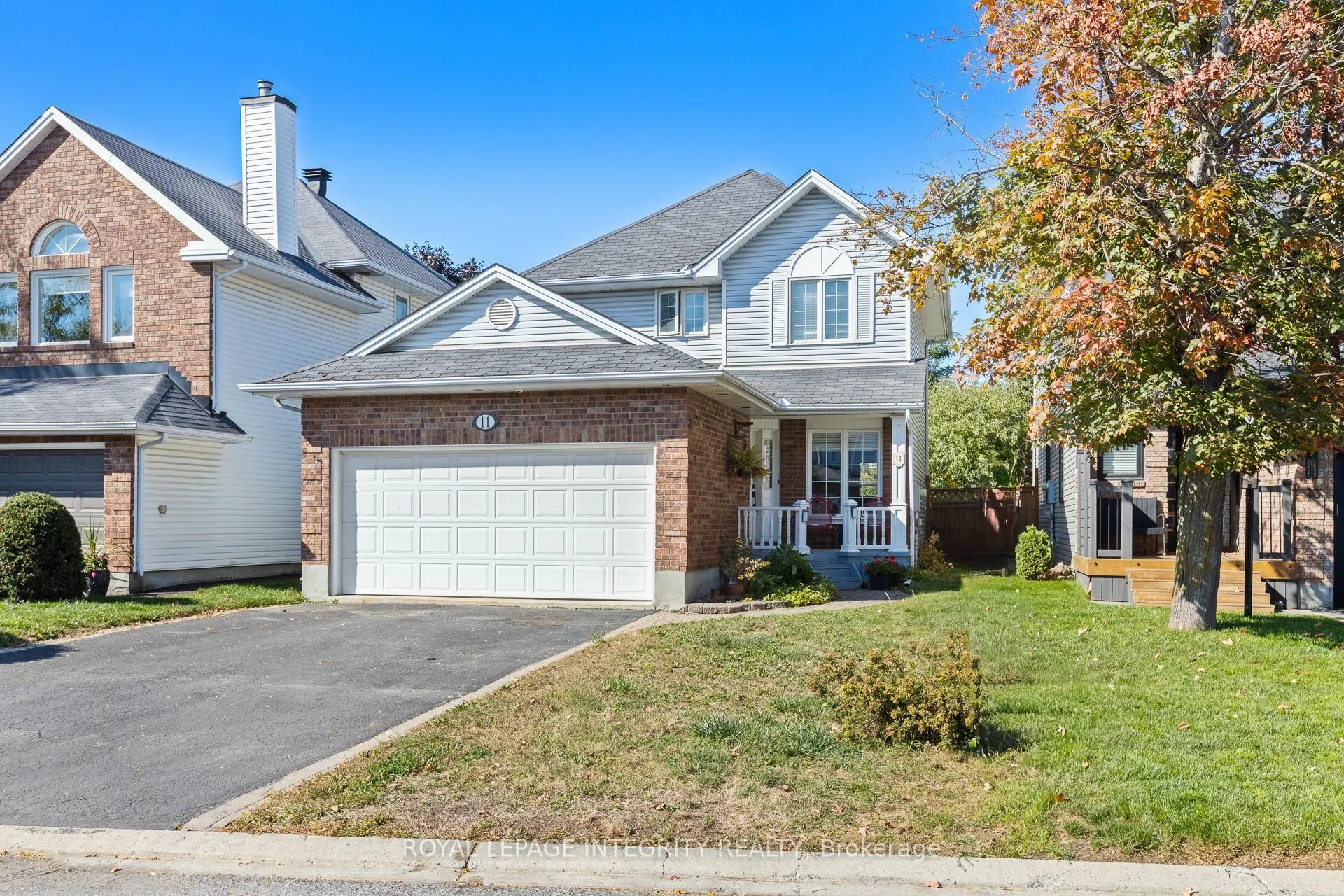 11 Royal Field Crescent