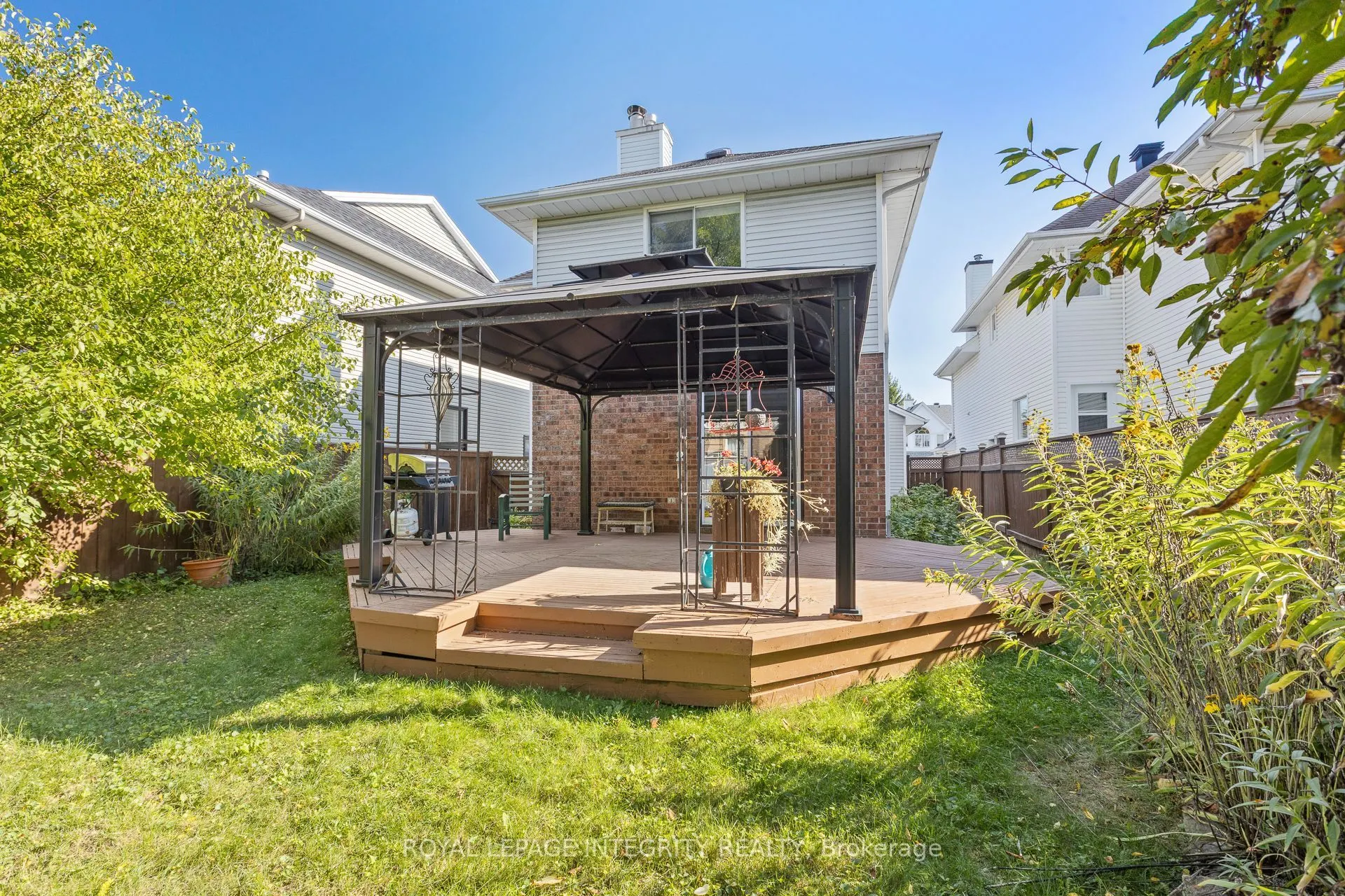 11 Royal Field Crescent