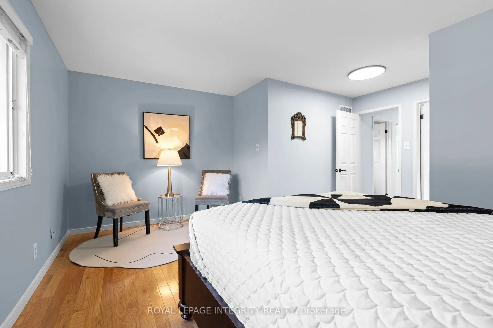 11 Royal Field Crescent