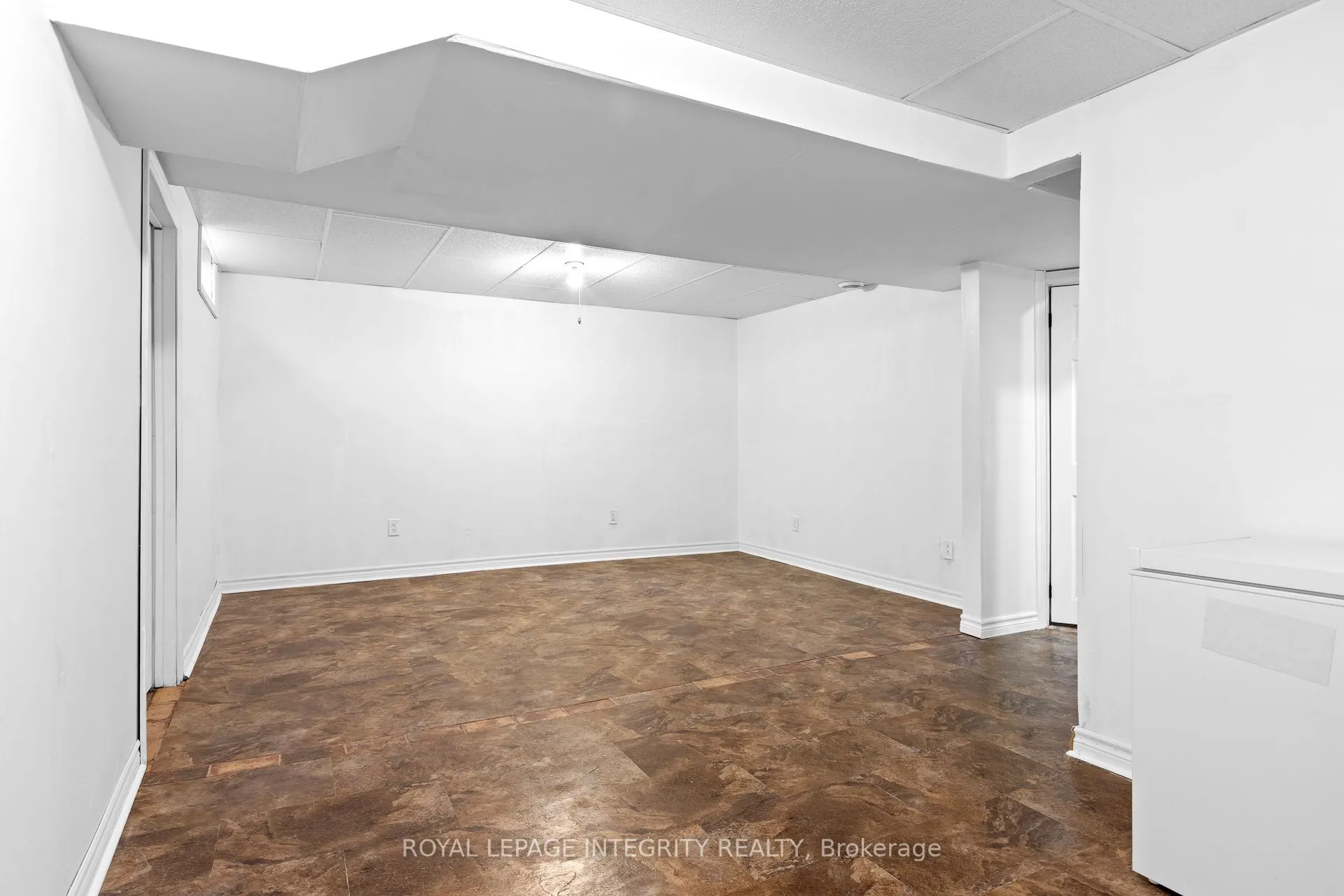 11 Royal Field Crescent