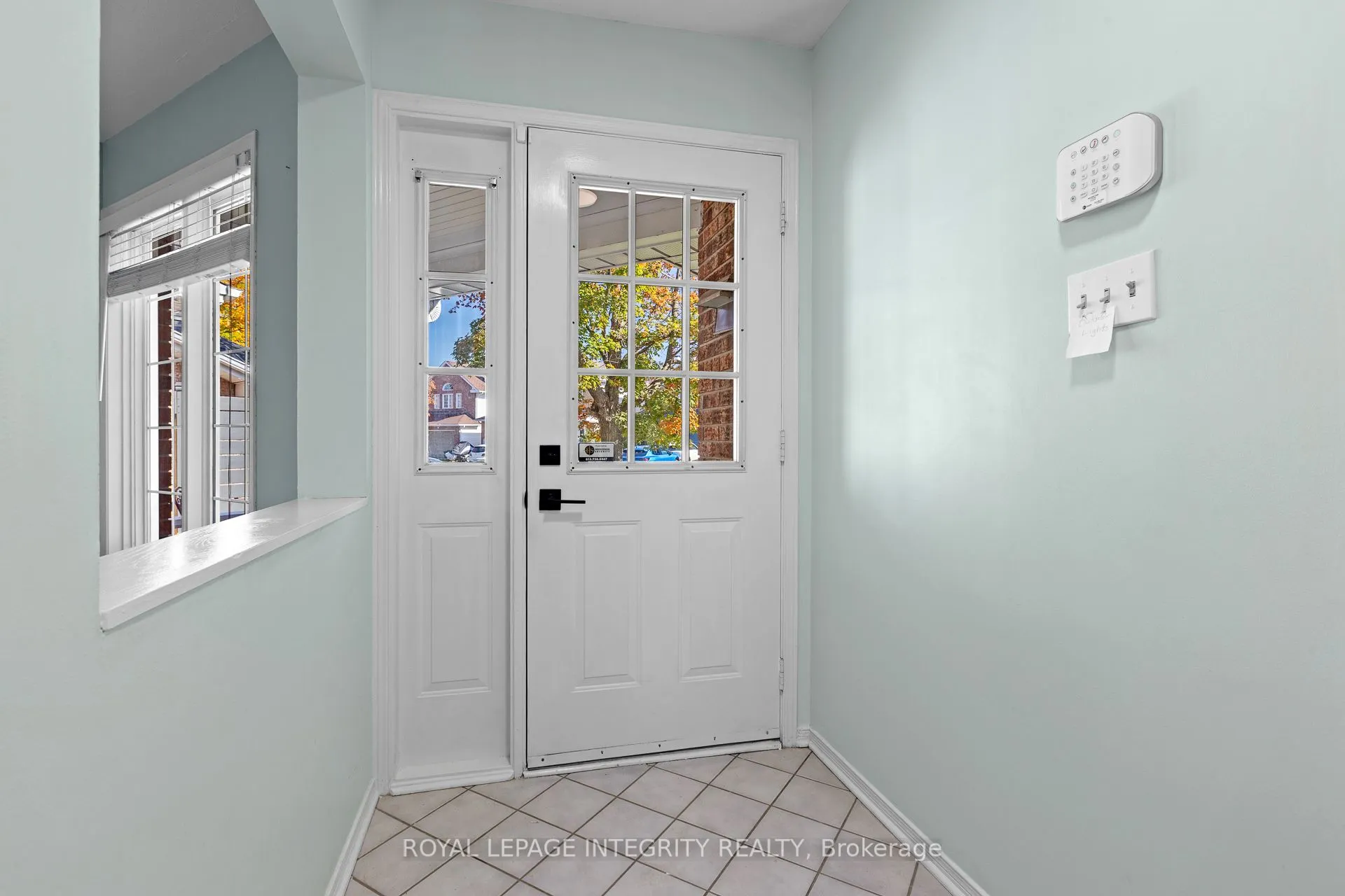 11 Royal Field Crescent