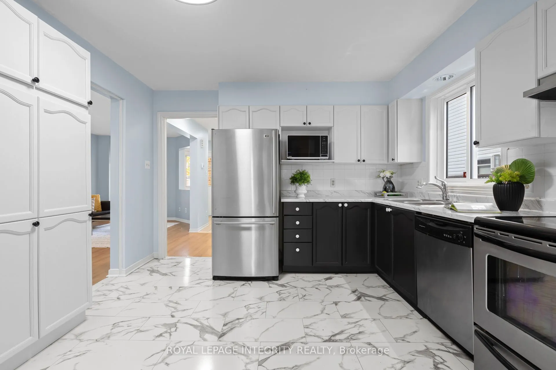 11 Royal Field Crescent