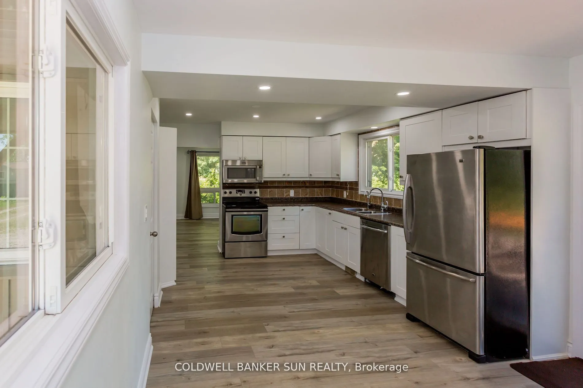 686078 Oxford Rd 2 Road