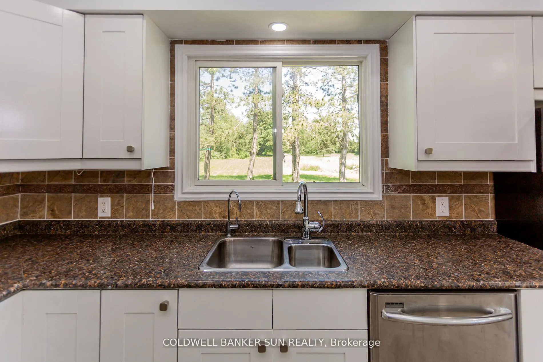 686078 Oxford Rd 2 Road