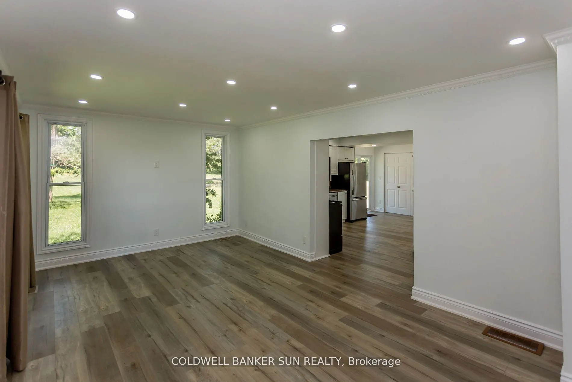 686078 Oxford Rd 2 Road