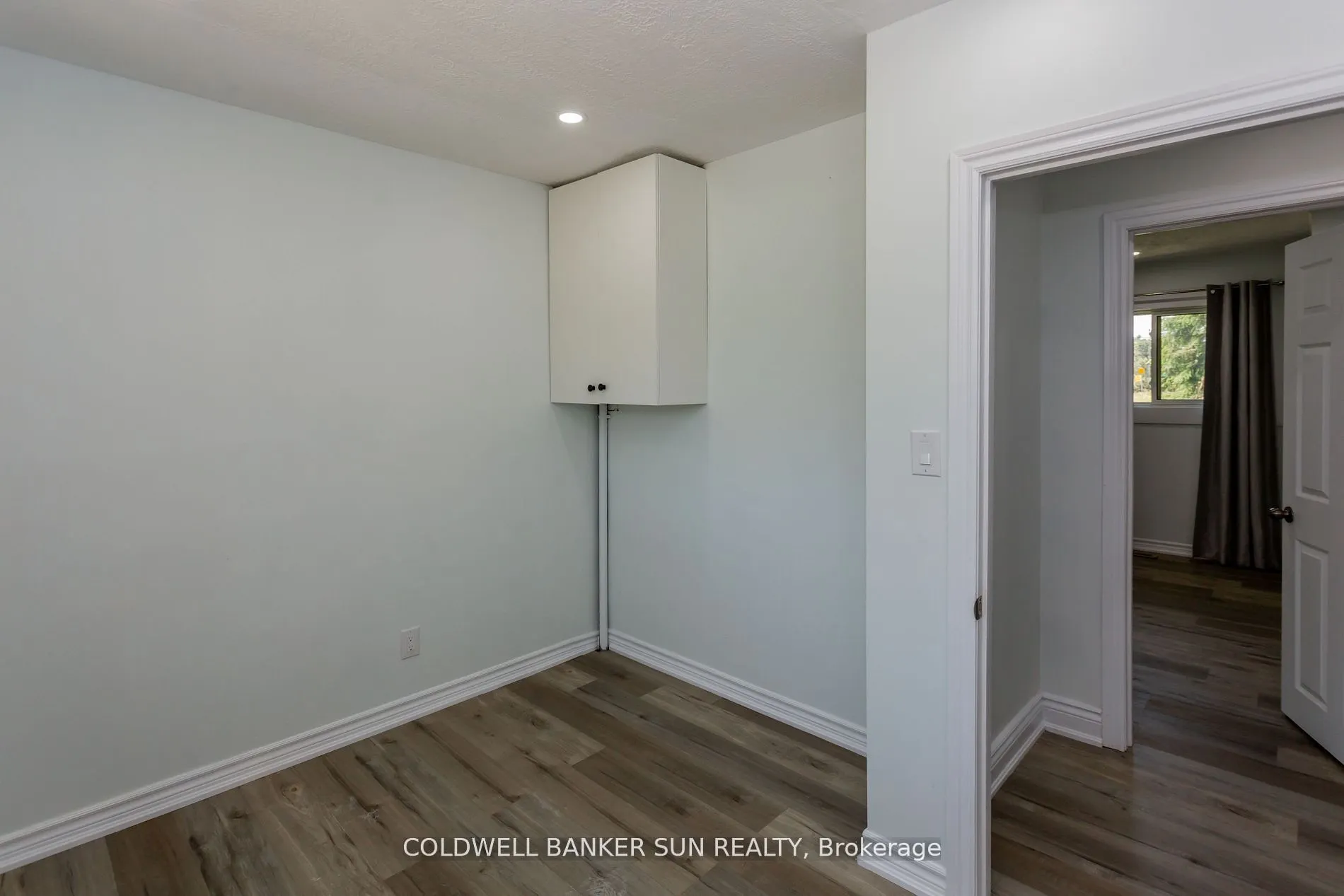 686078 Oxford Rd 2 Road