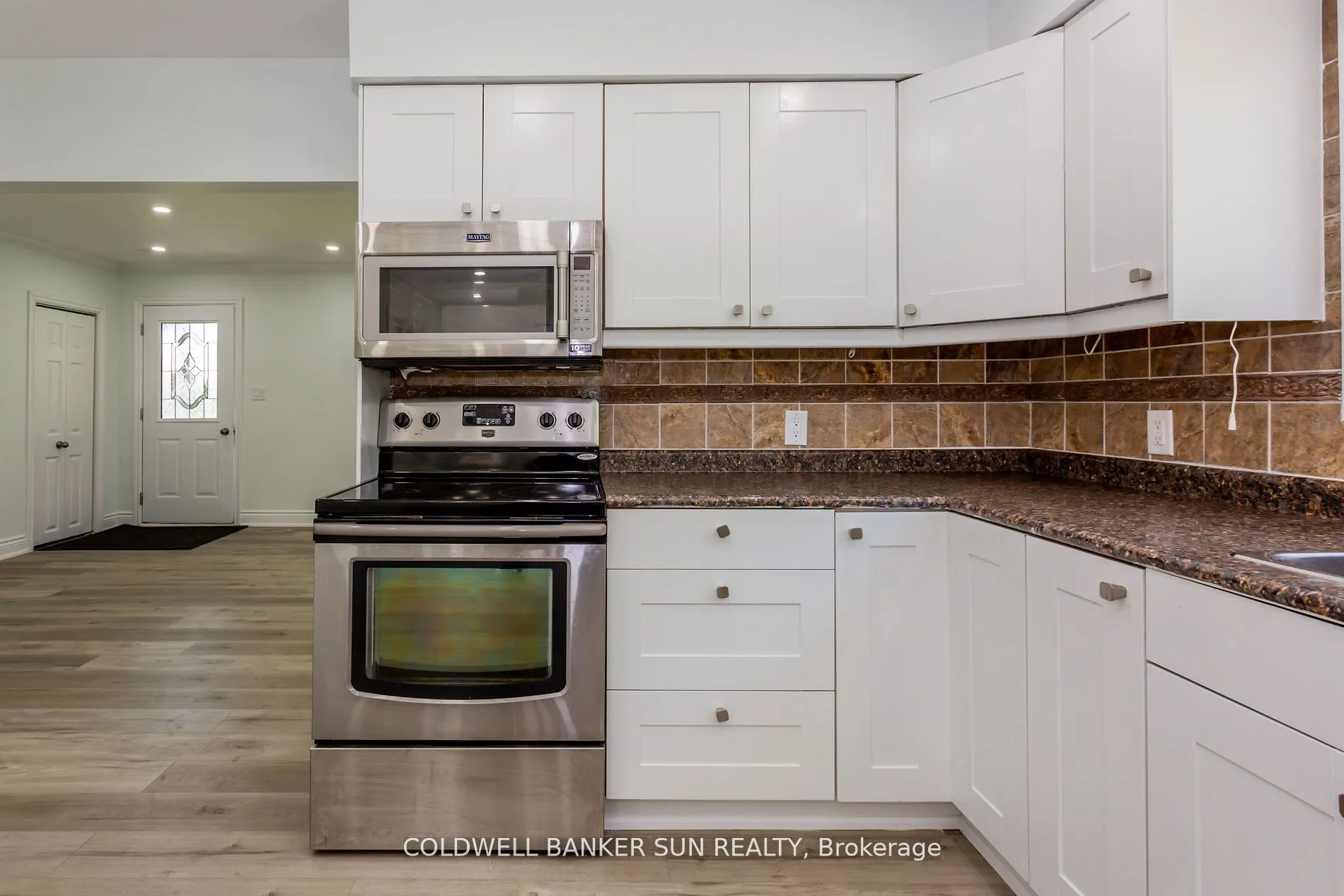 686078 Oxford Rd 2 Road