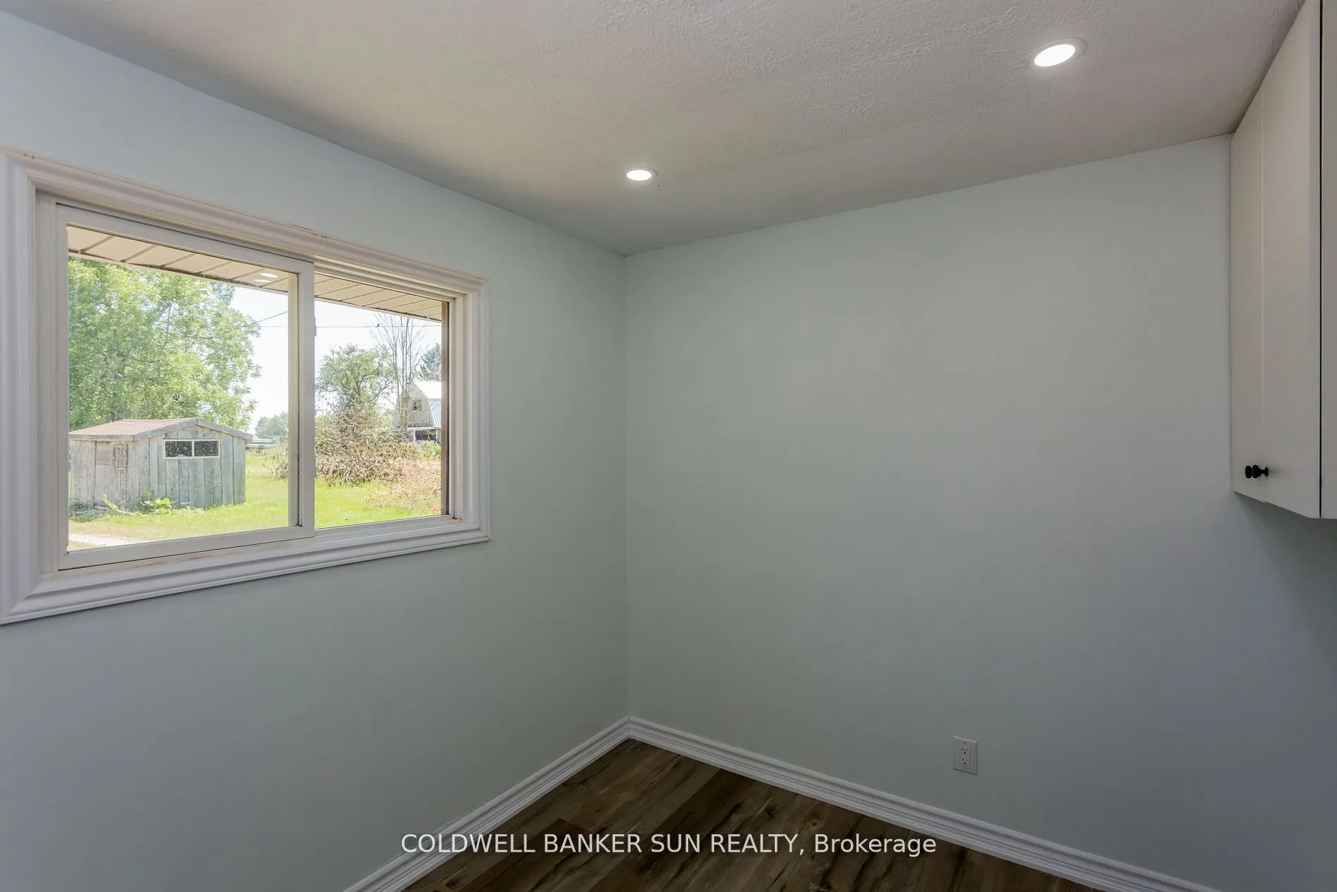 686078 Oxford Rd 2 Road