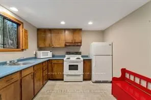 1033 Bayview Point Road