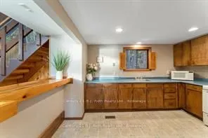 1033 Bayview Point Road