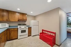 1033 Bayview Point Road