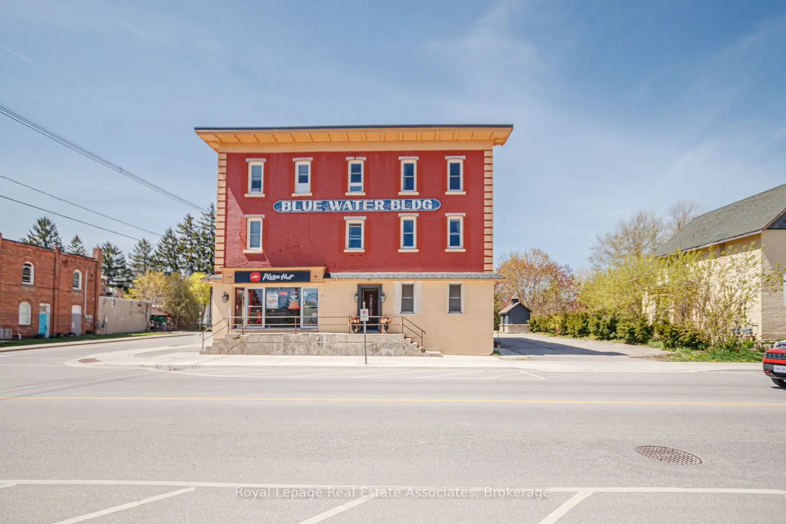 110 Sykes Street N, #202