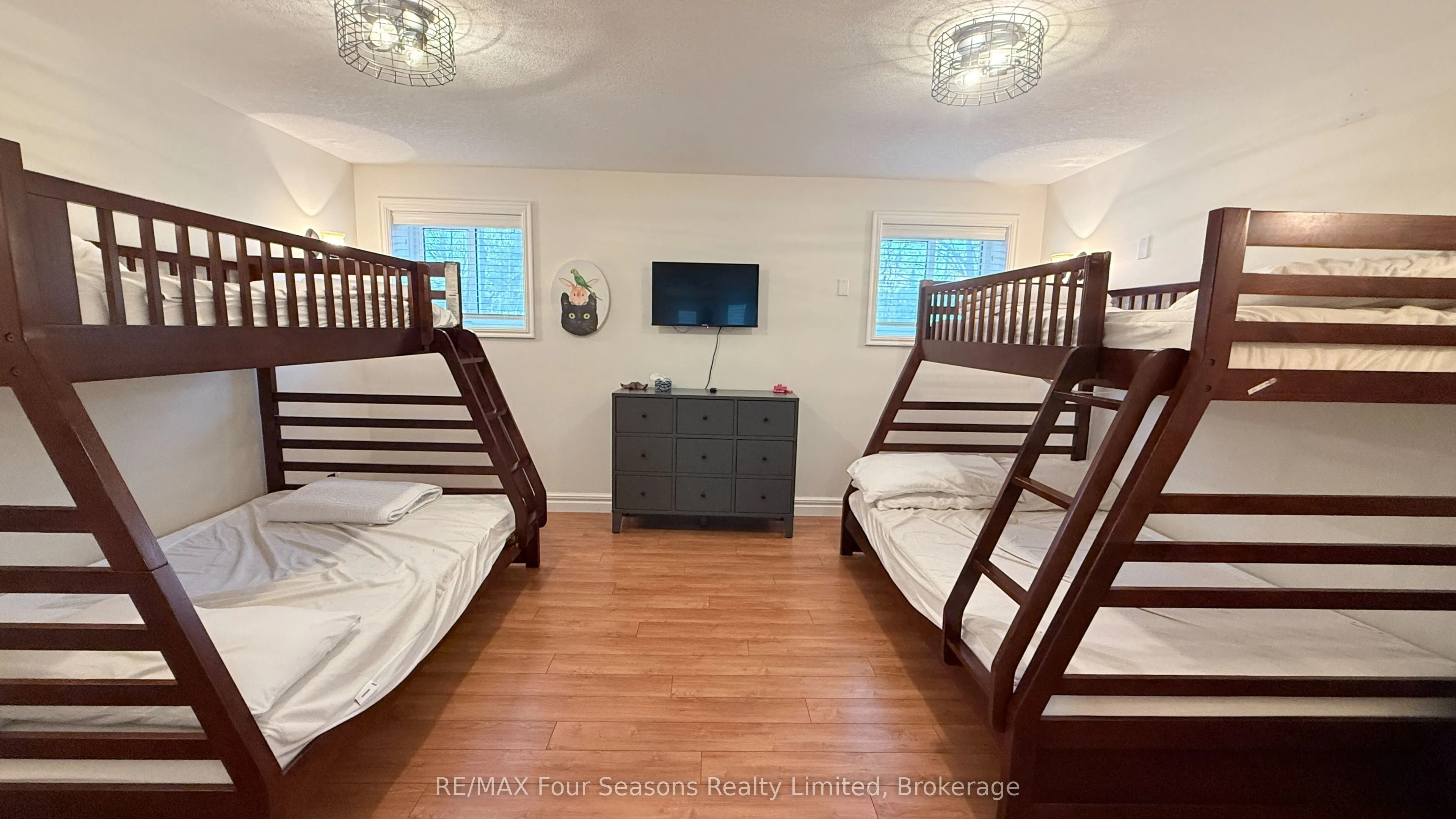 37 Silver Lake Crescent