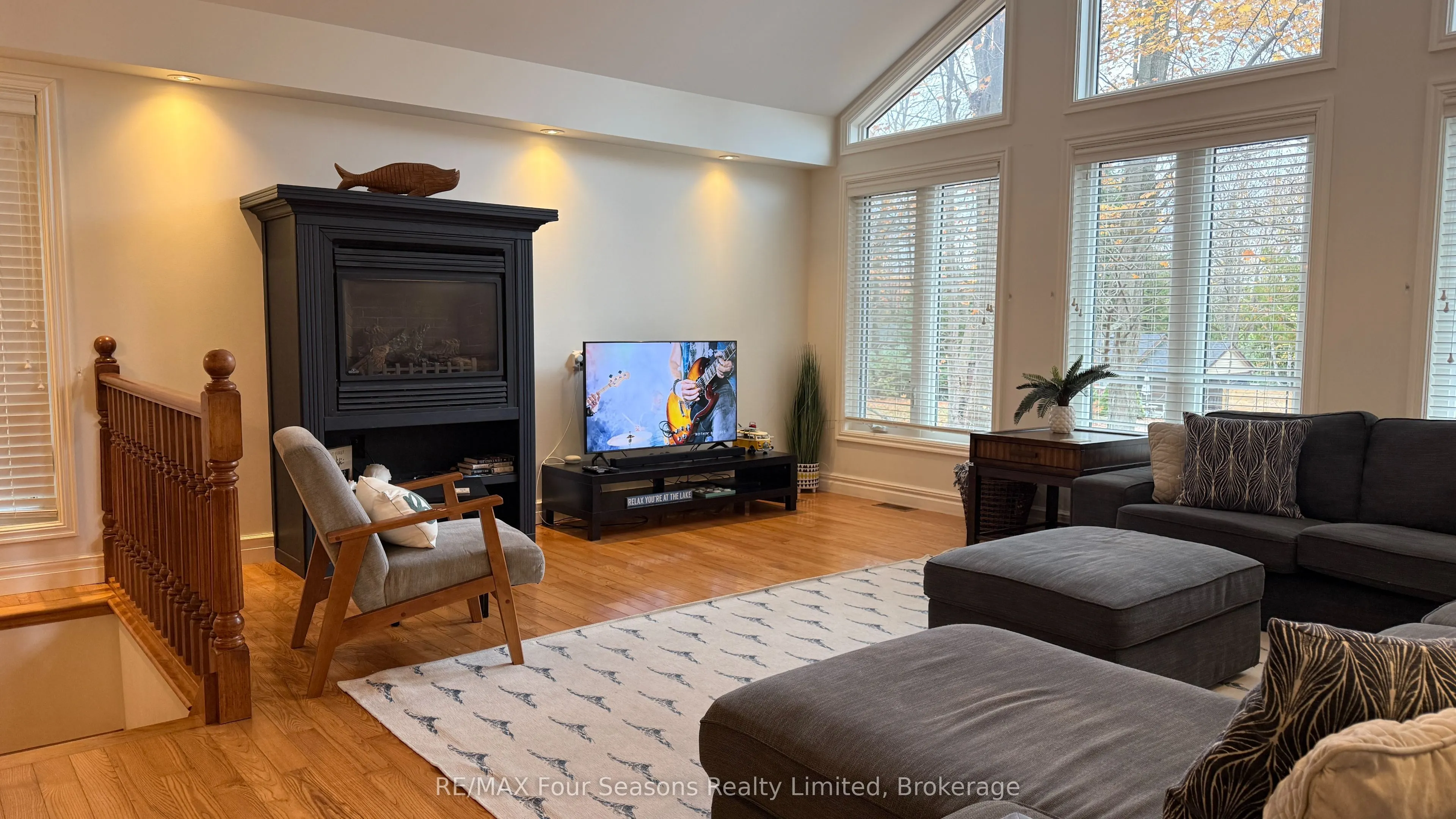 37 Silver Lake Crescent