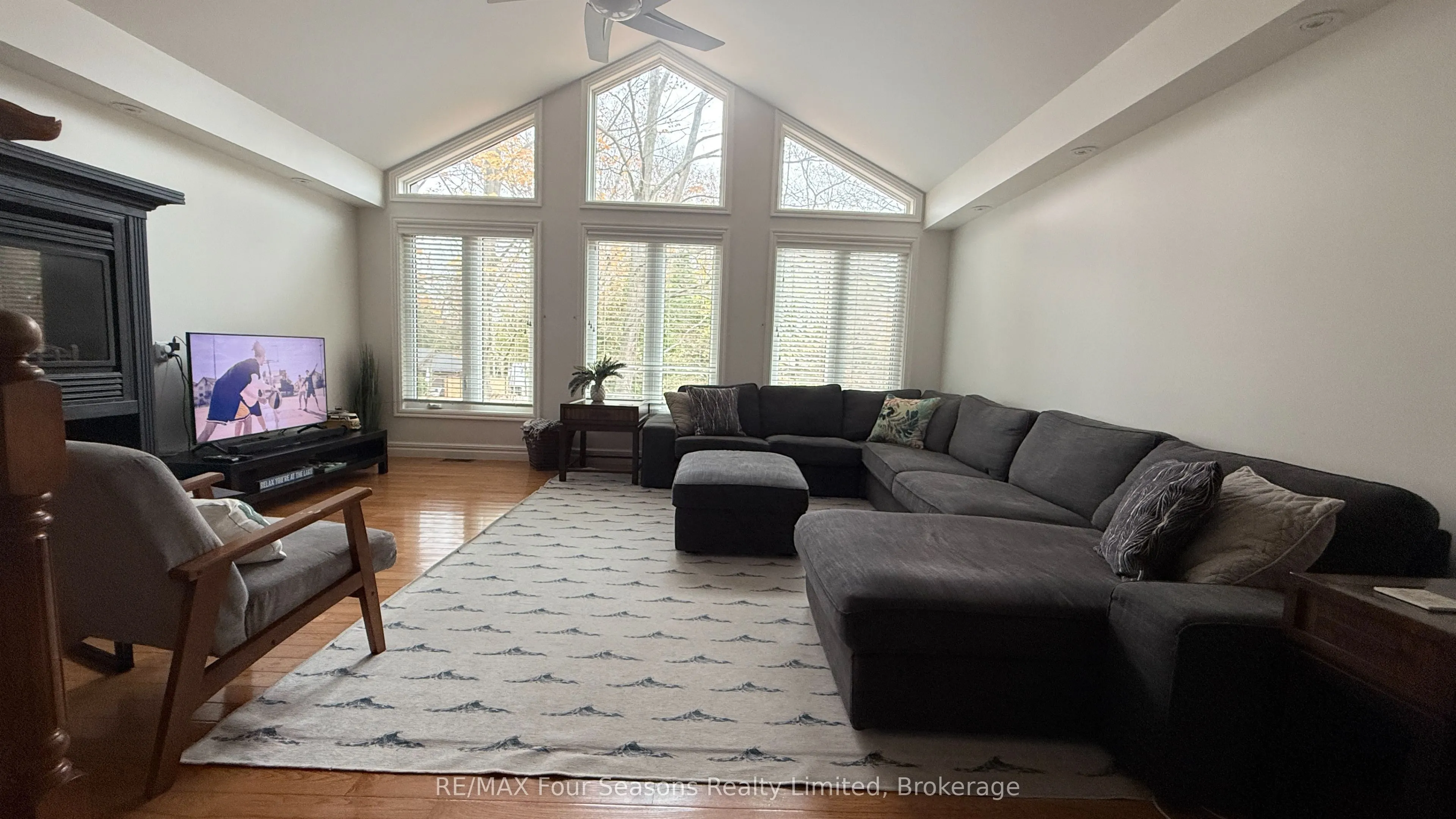 37 Silver Lake Crescent