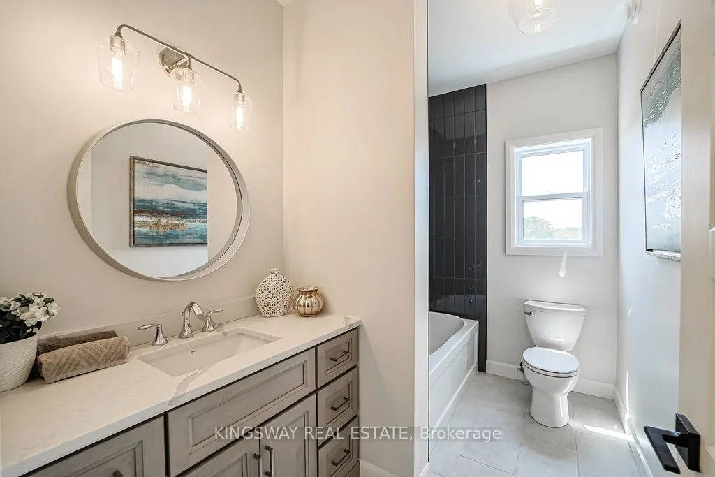 242 Percy Boom Road N