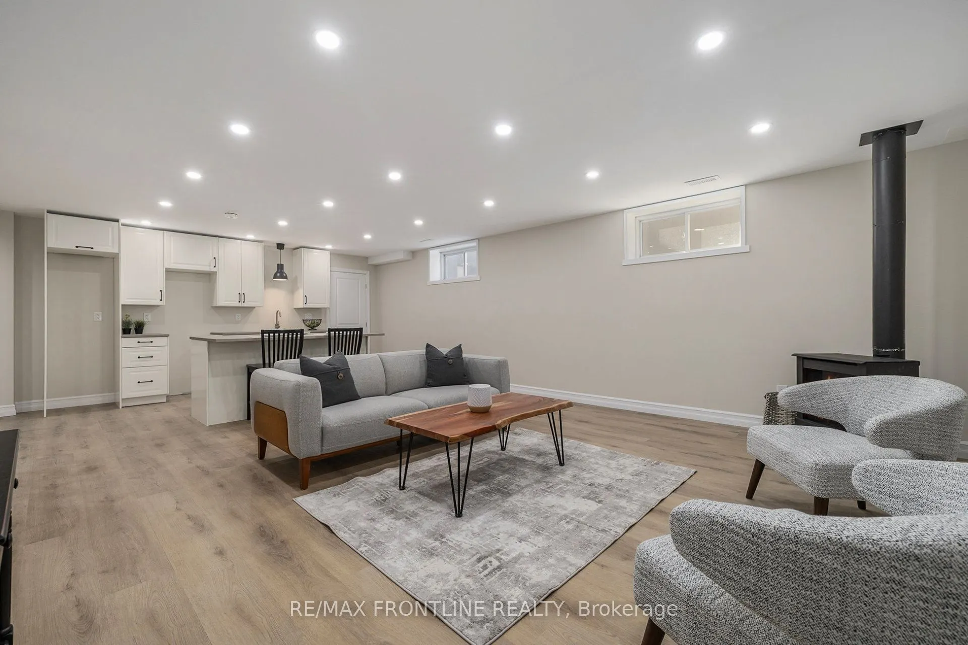 7 Senators Gate Drive