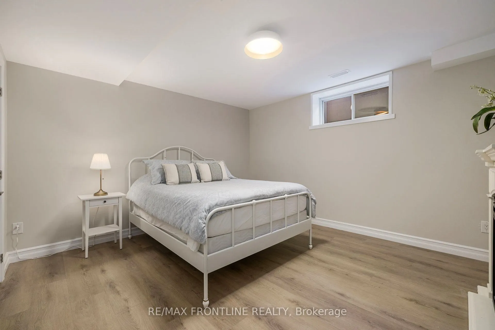 7 Senators Gate Drive