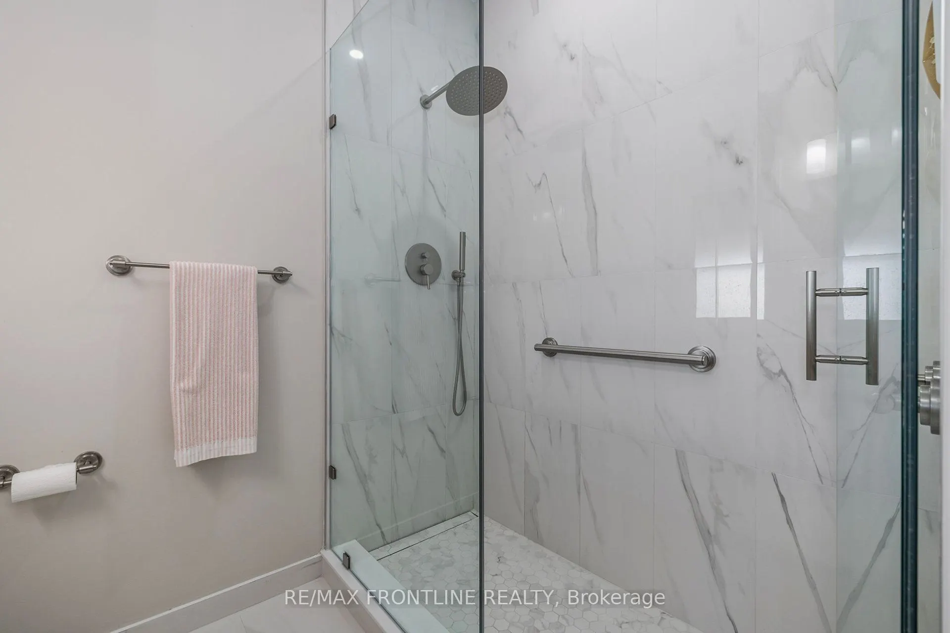 7 Senators Gate Drive