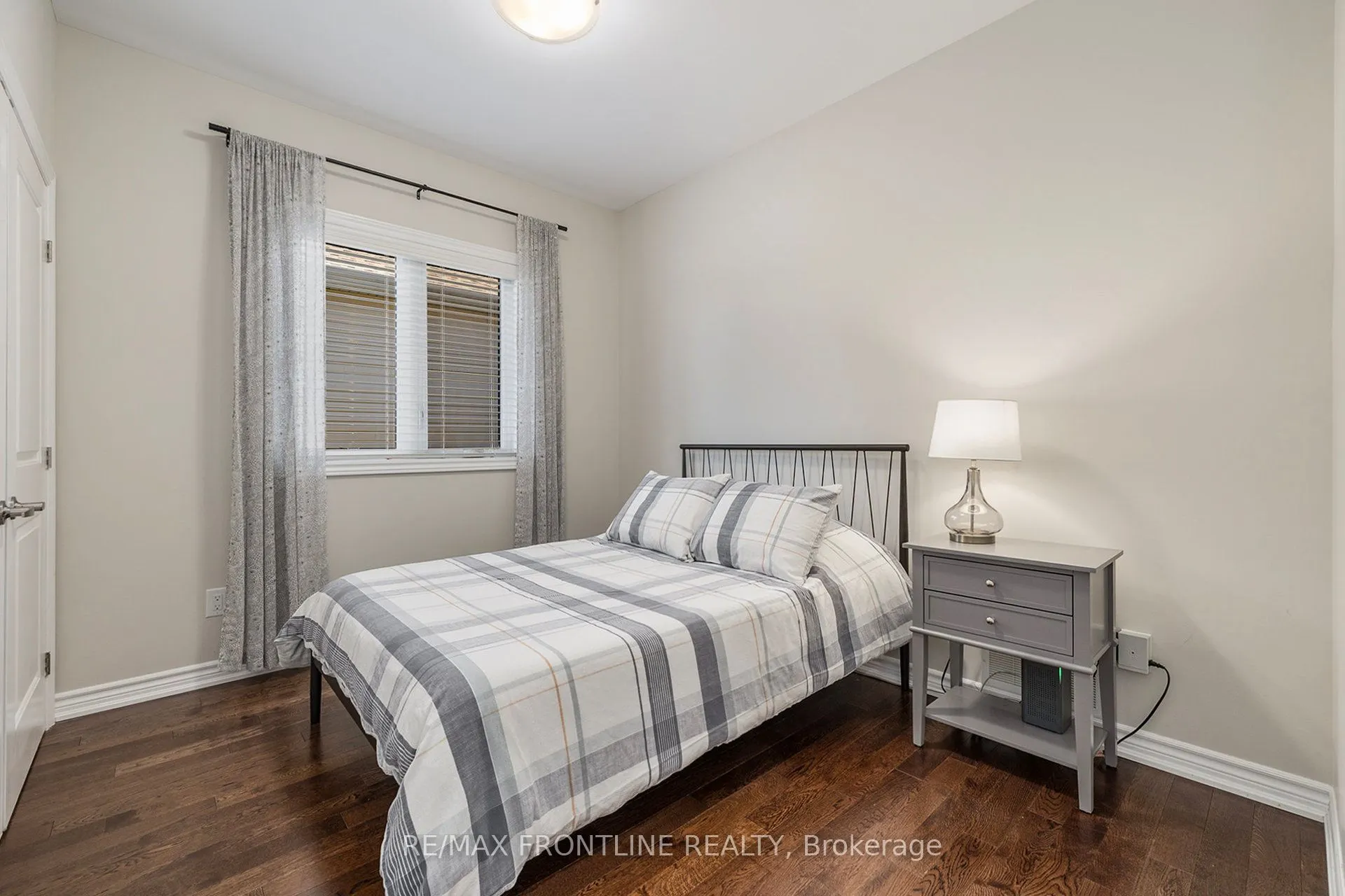 7 Senators Gate Drive