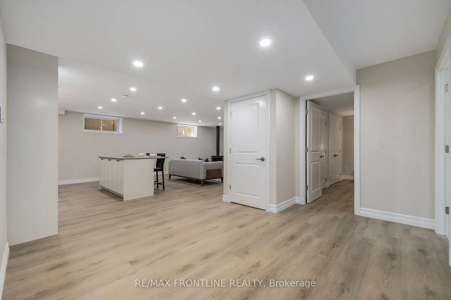 7 Senators Gate Drive