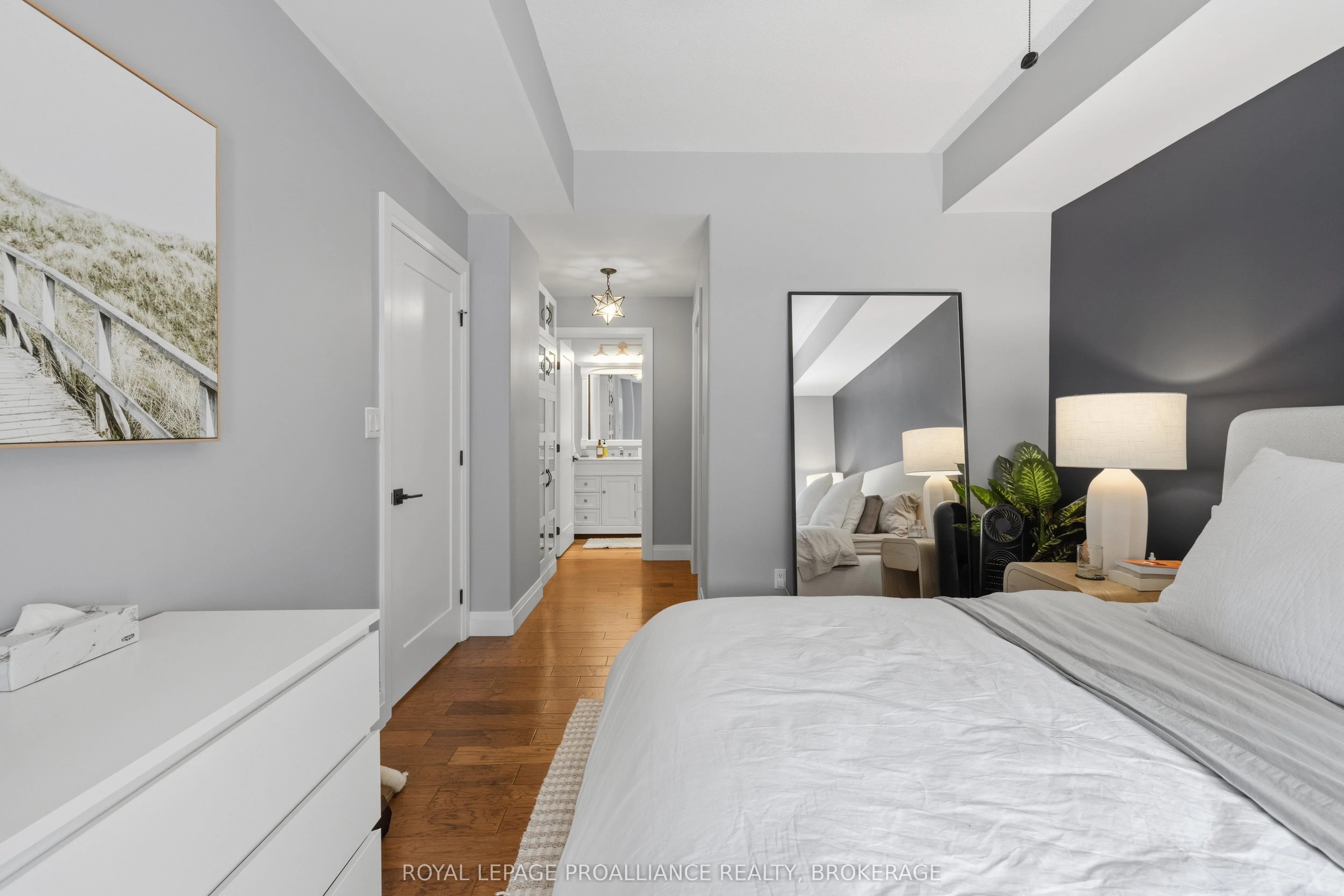 350 Wellington Street, #205