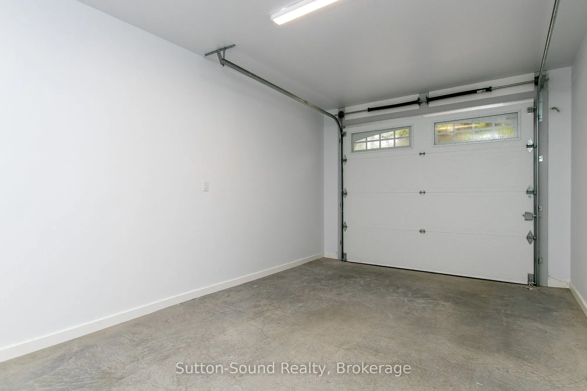 202 Queen Street W, #5