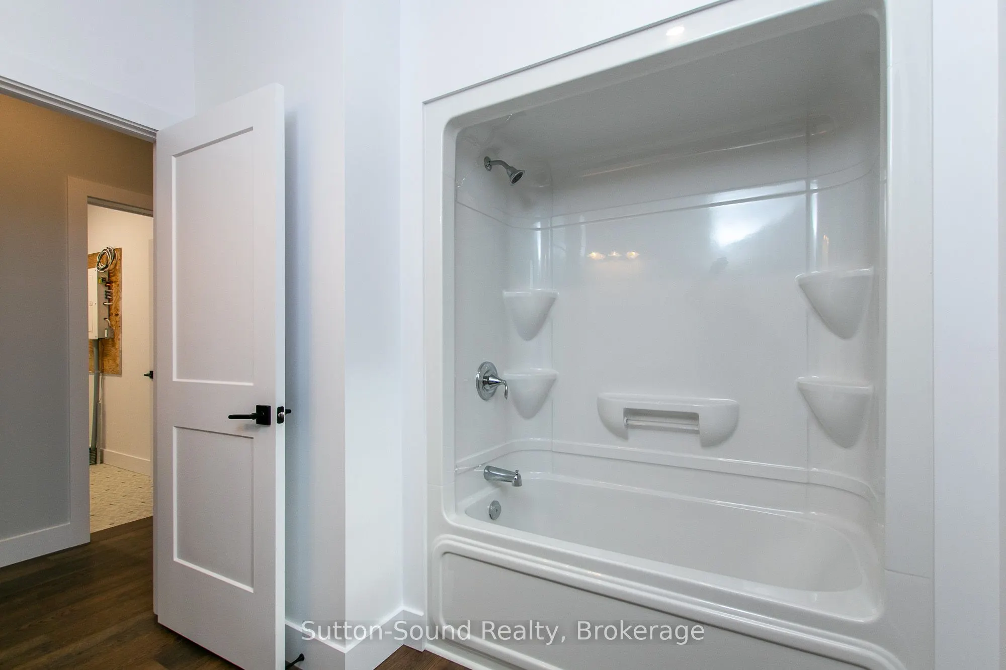 202 Queen Street W, #5