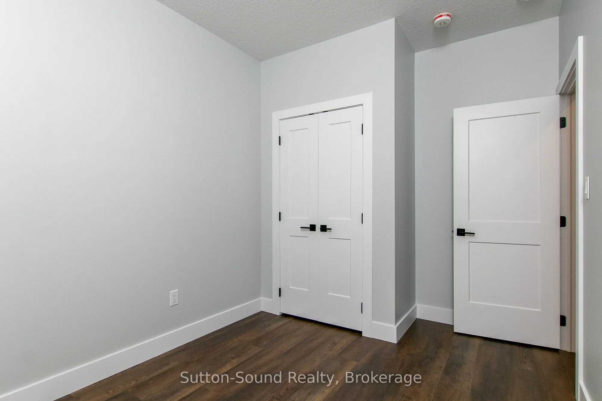 202 Queen Street W, #5