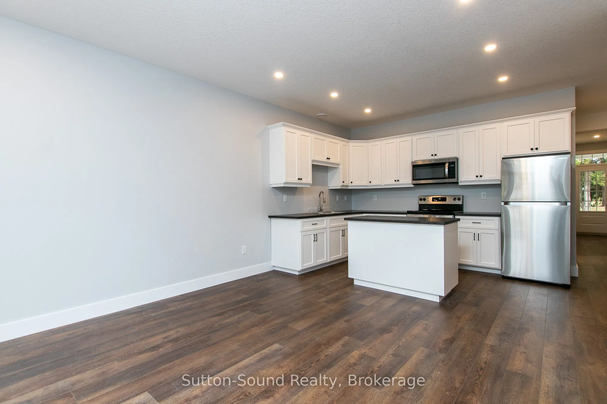 202 Queen Street W, #5