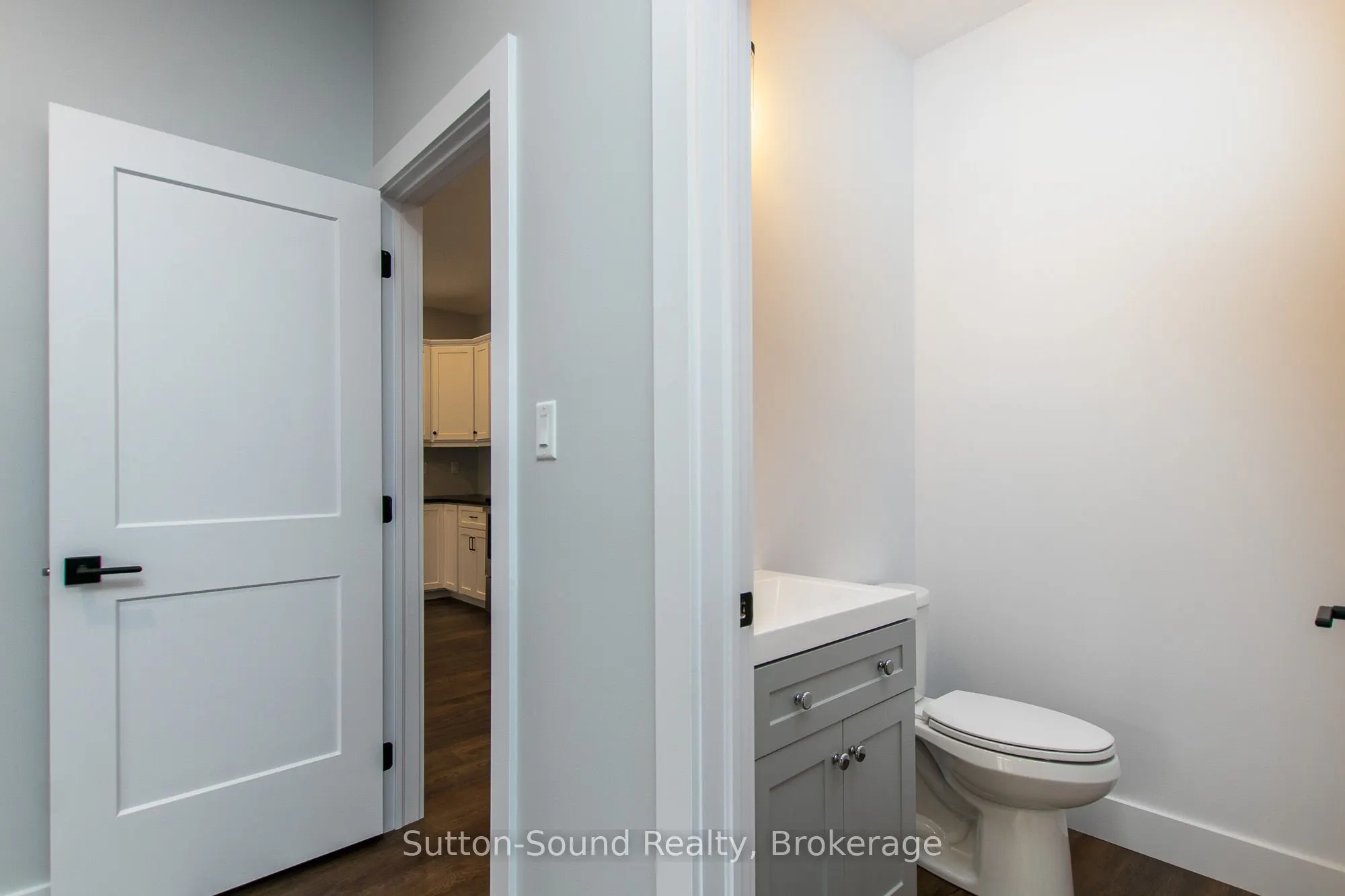 202 Queen Street W, #5