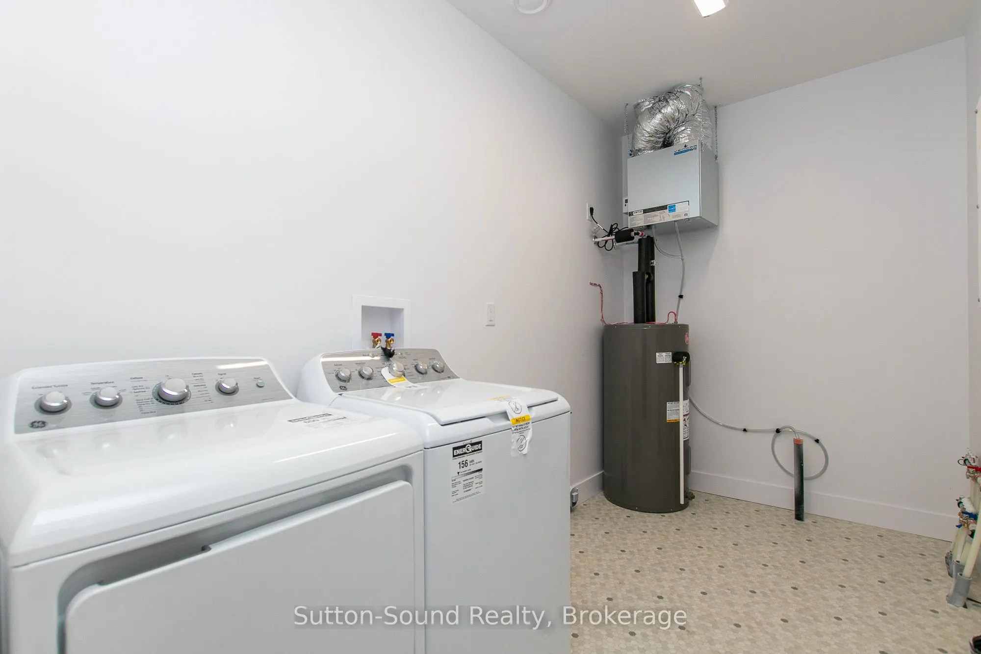 202 Queen Street W, #5