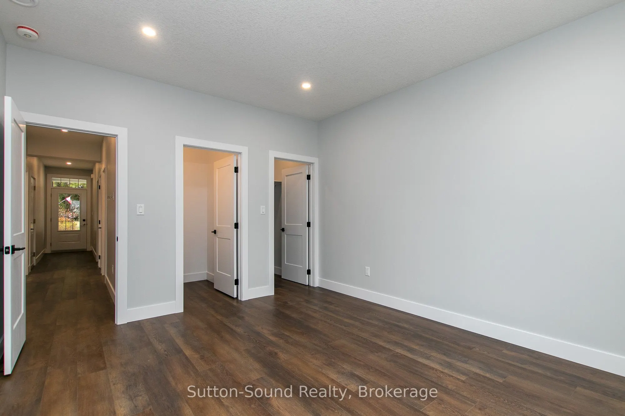 202 Queen Street W, #5