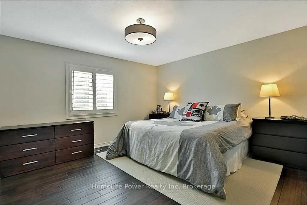 63 Southshore Crescent