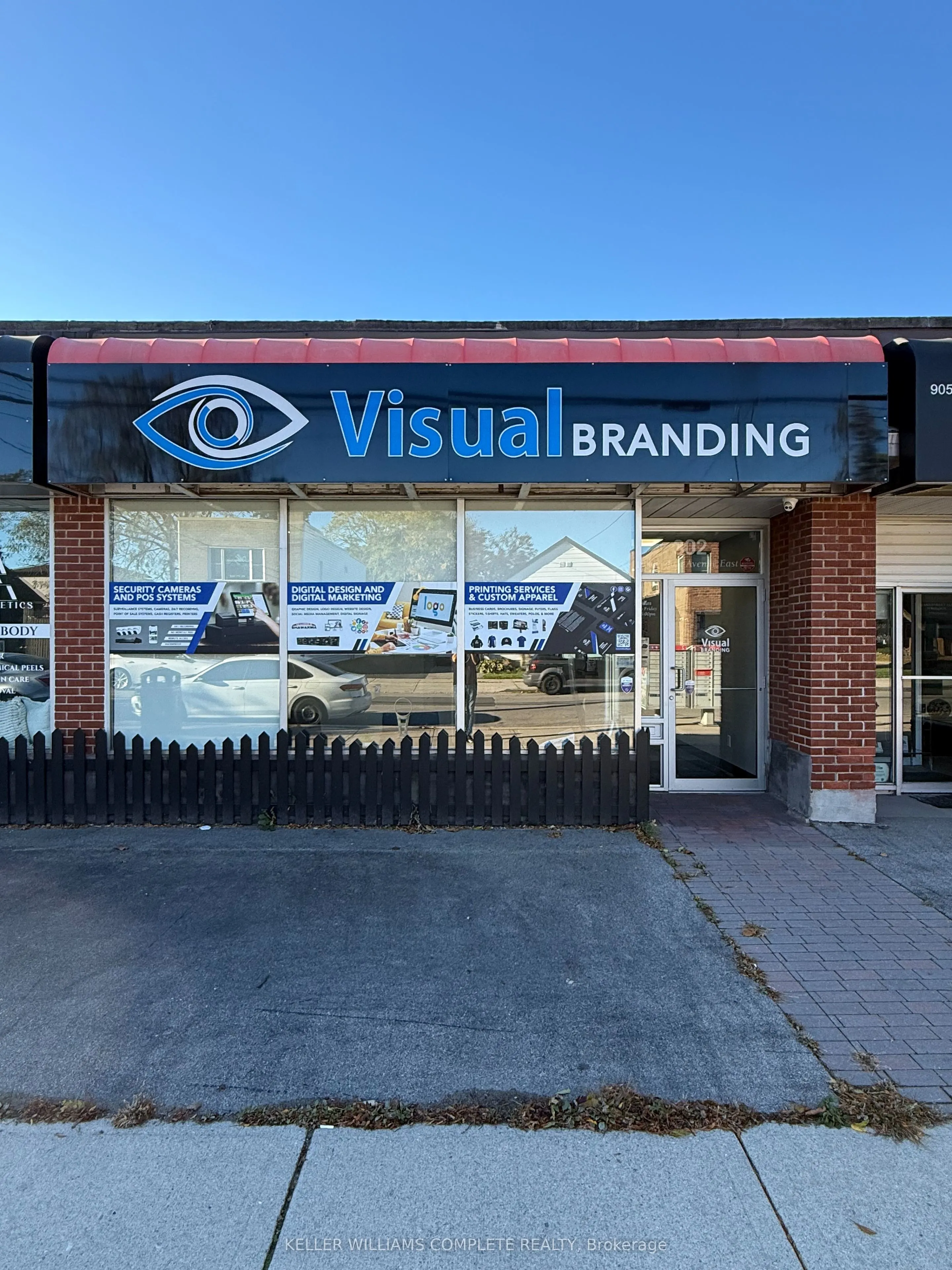 302 BRUCEDALE Avenue