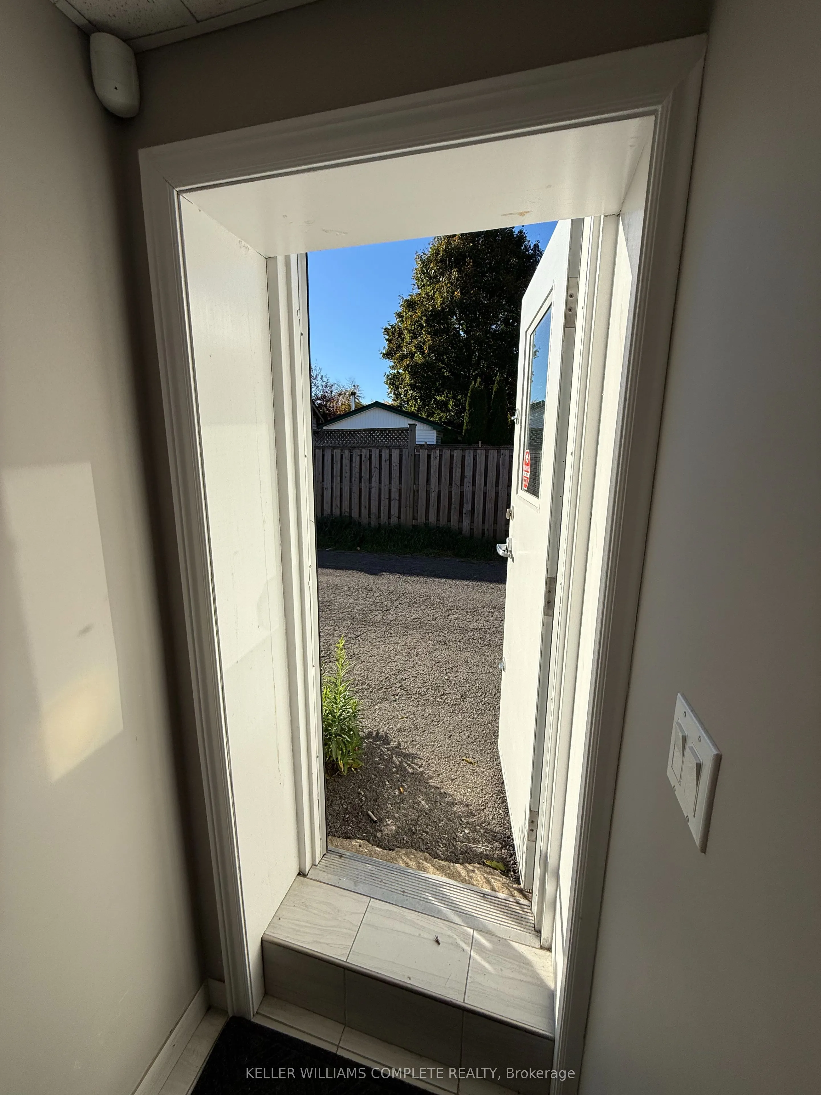 302 BRUCEDALE Avenue