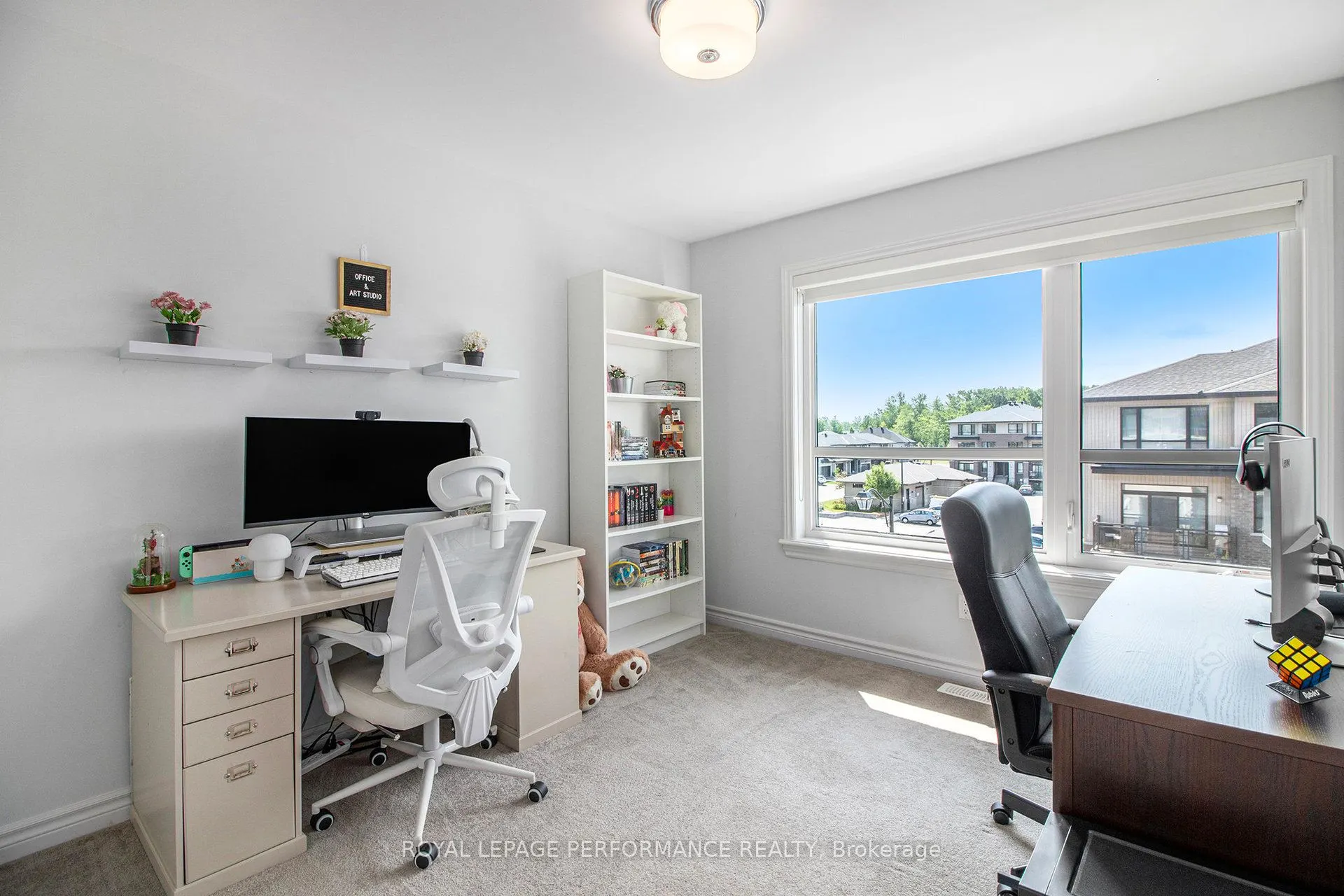 84 Carabiner Private, #33