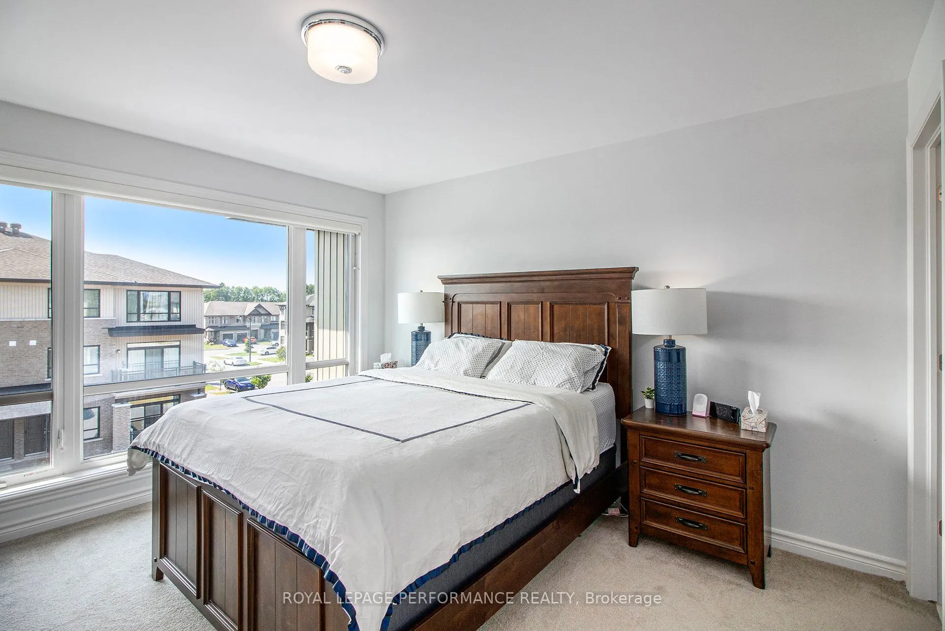 84 Carabiner Private, #33