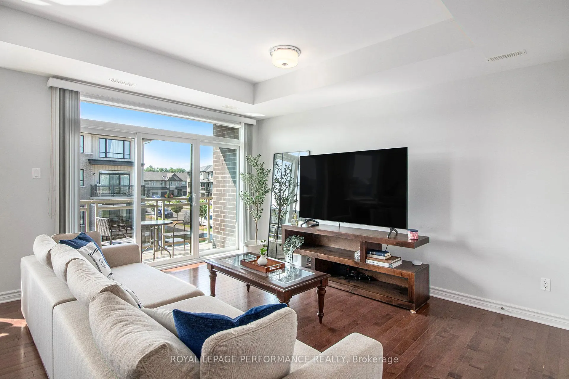 84 Carabiner Private, #33