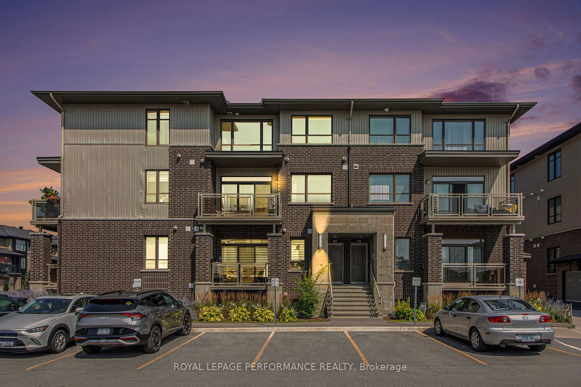 84 Carabiner Private, #33