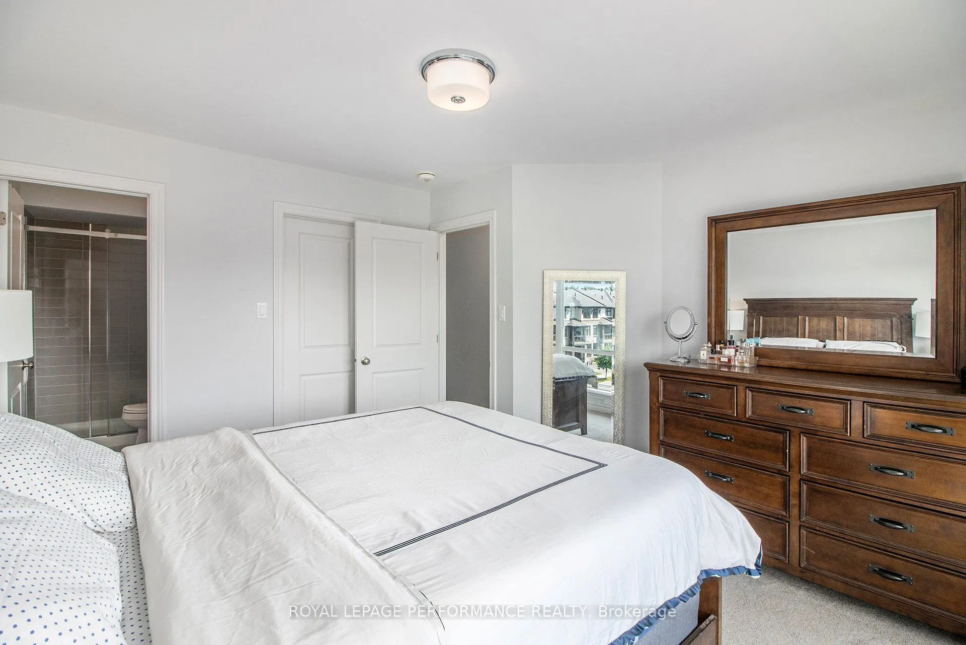 84 Carabiner Private, #33