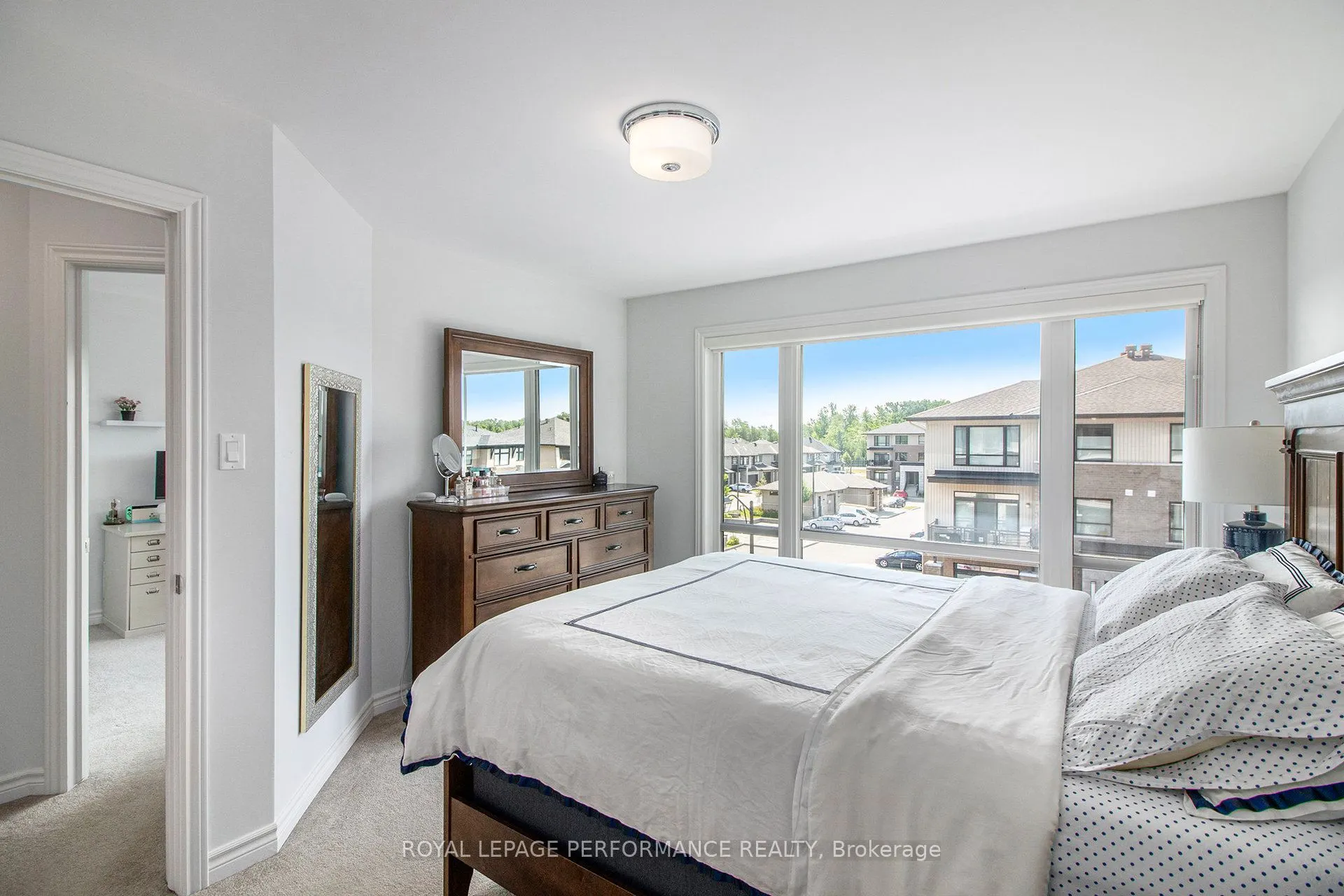 84 Carabiner Private, #33