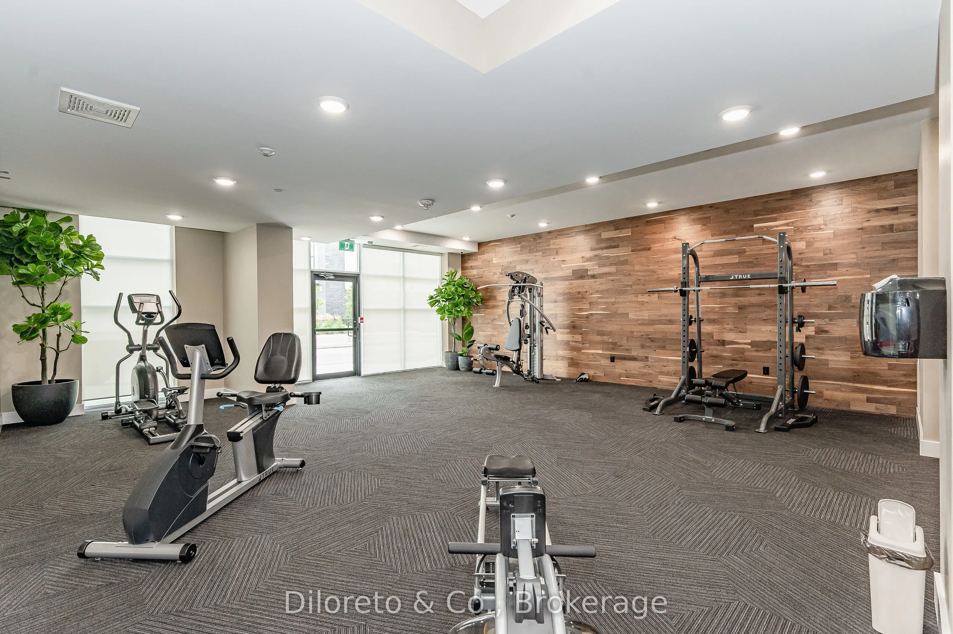 1878 Gordon Street, #105