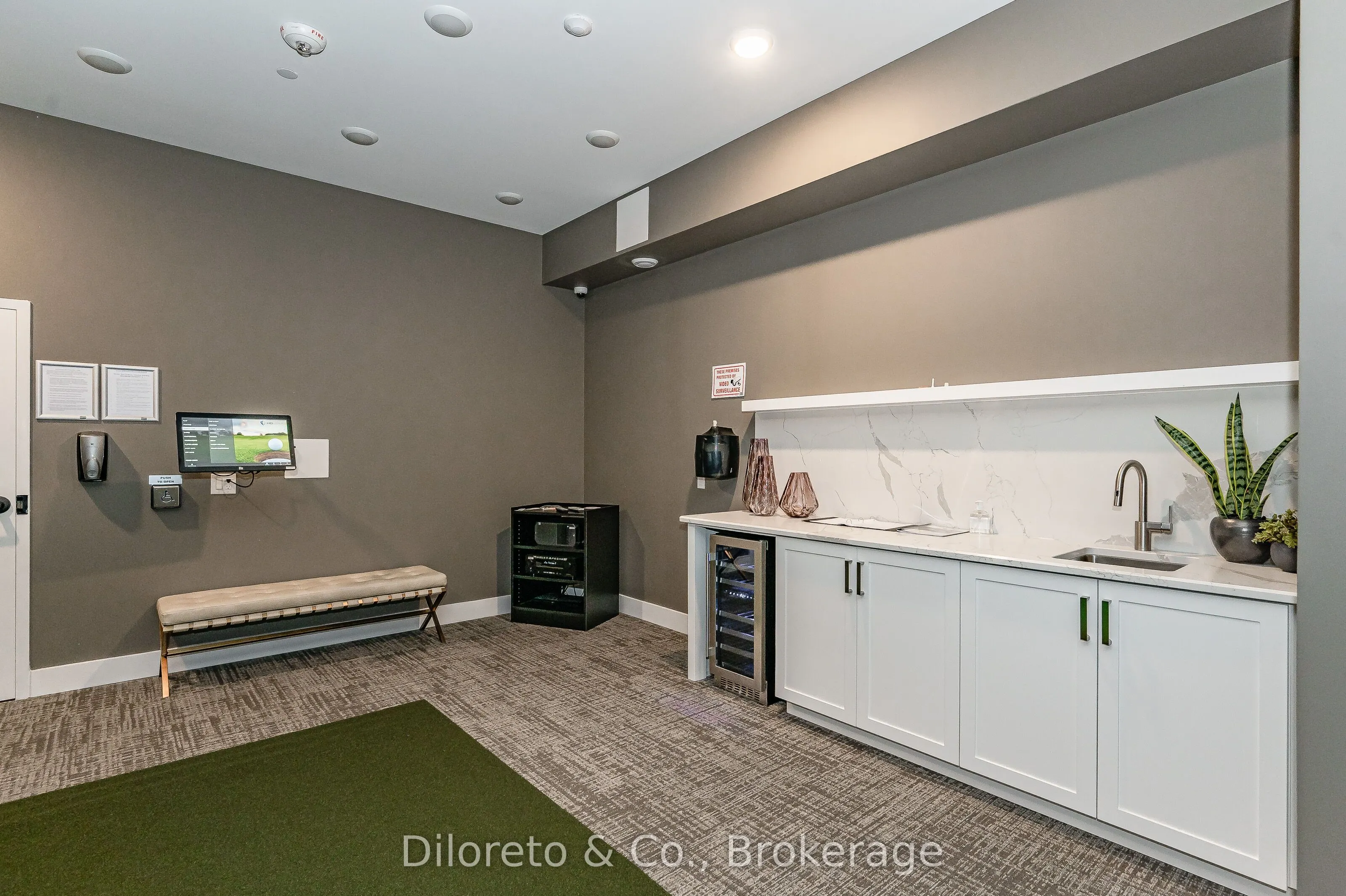 1878 Gordon Street, #105