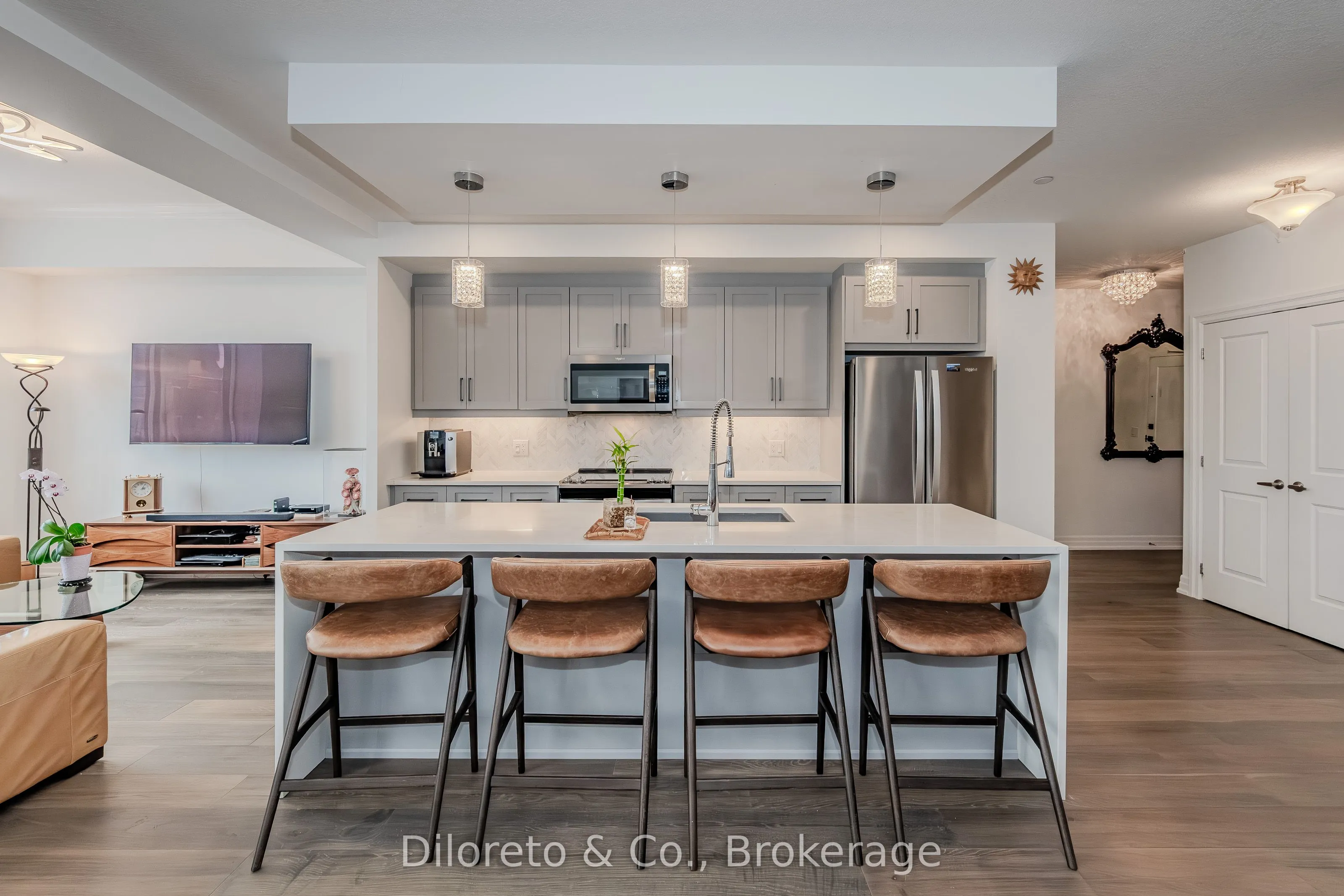 1878 Gordon Street, #105