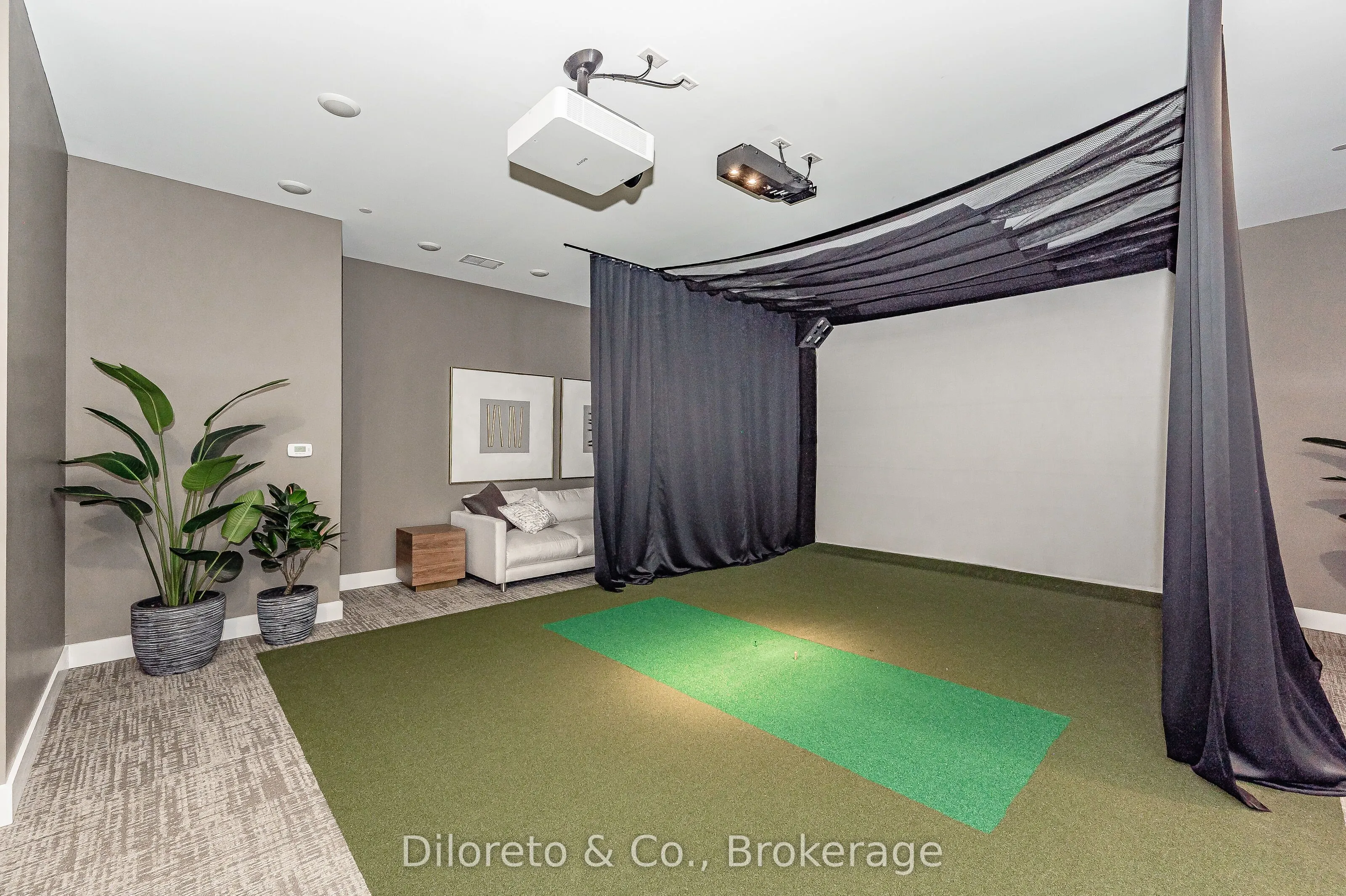 1878 Gordon Street, #105